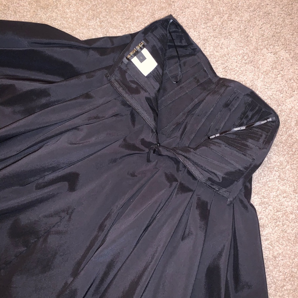 Tadashi Shoji black taffeta pleated mini skirt